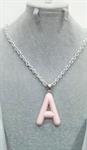 COLLANA CON LETTERA. LINEA SARNIRO